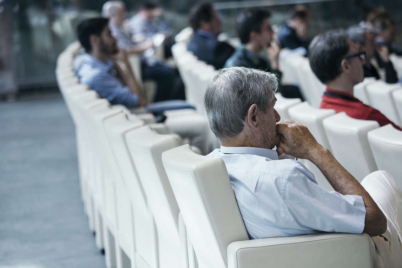 rejoignez-nous pour une conférence inspirante où des experts partageront leurs connaissances et expériences sur des sujets variés. échangez avec des professionnels et élargissez votre réseau dans une ambiance collaborative.