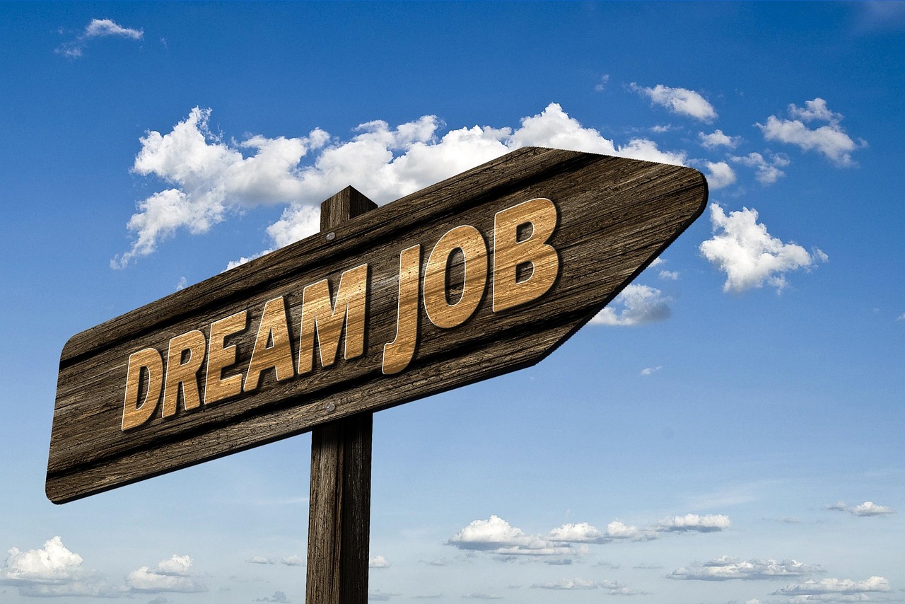 découvrez les dernières offres d'emploi disponibles et trouvez le poste qui correspond à vos compétences et aspirations professionnelles.